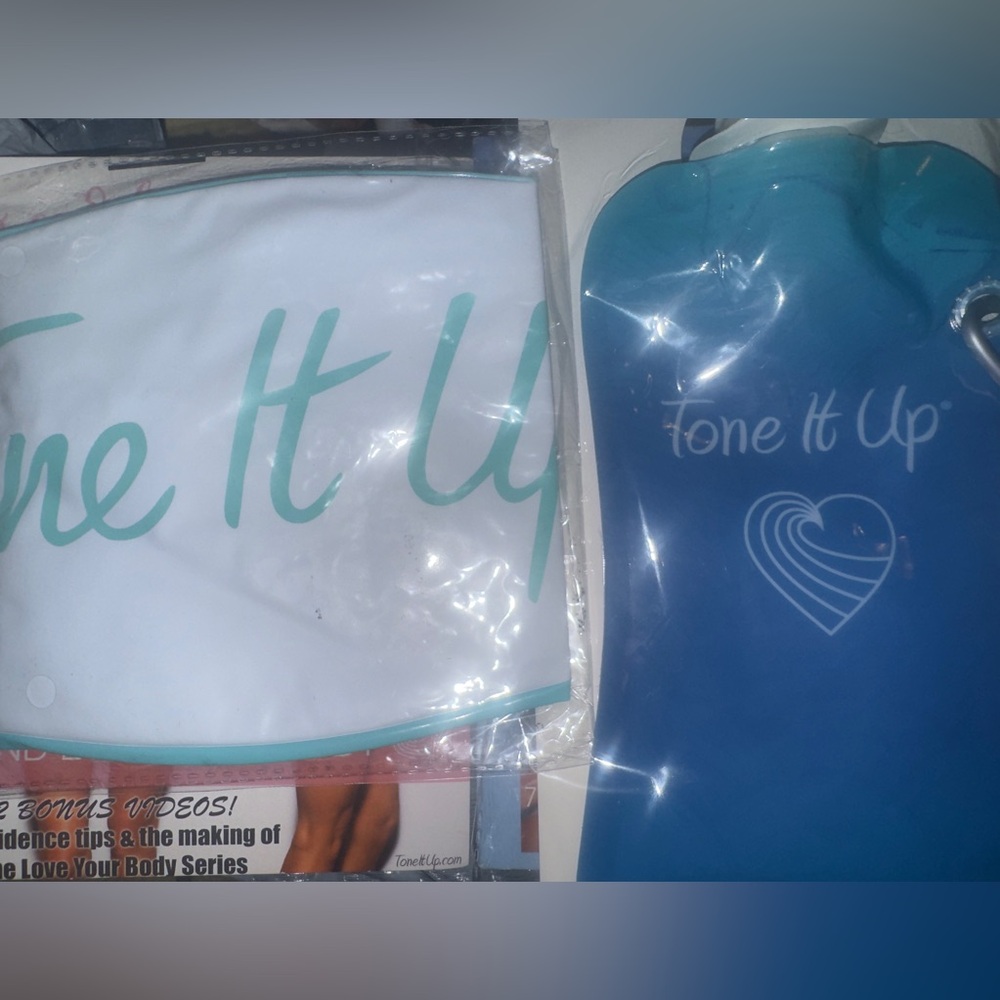 🆕 Tone It Up Beach Ball (no size stated) & Foldable Water Bottle with keychain